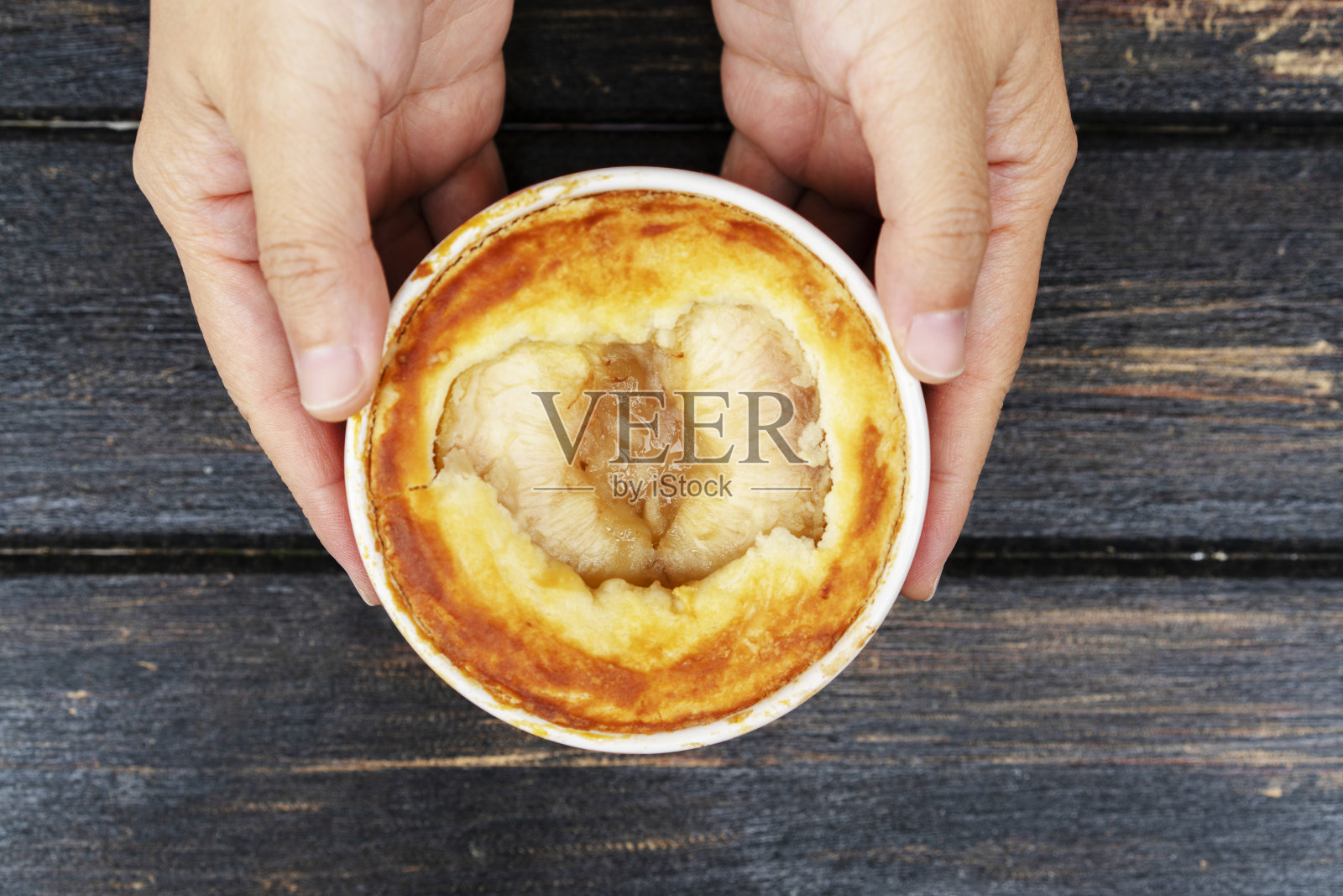 自制桃子馅饼照片摄影图片