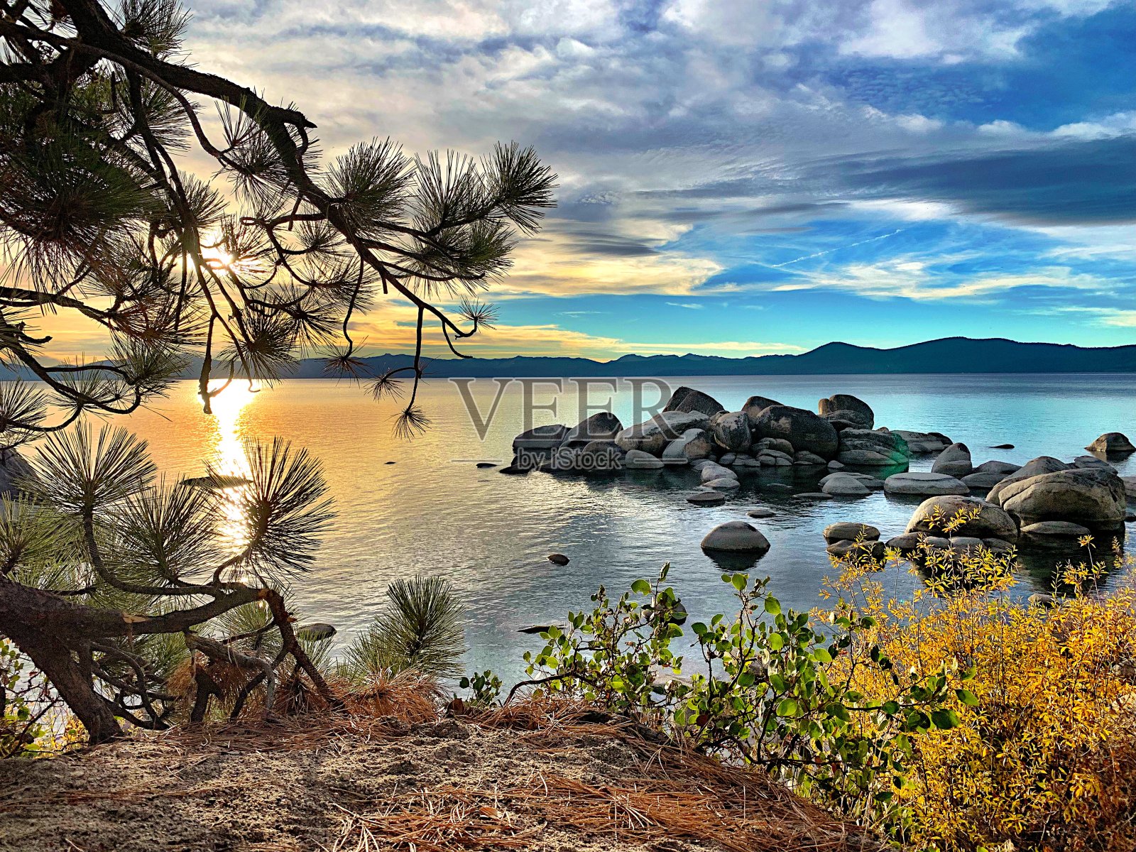 太浩湖的日落照片摄影图片