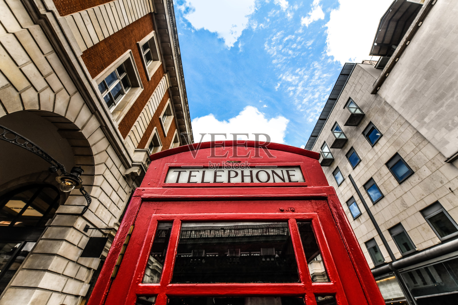 伦敦中心的老式交流方式照片摄影图片