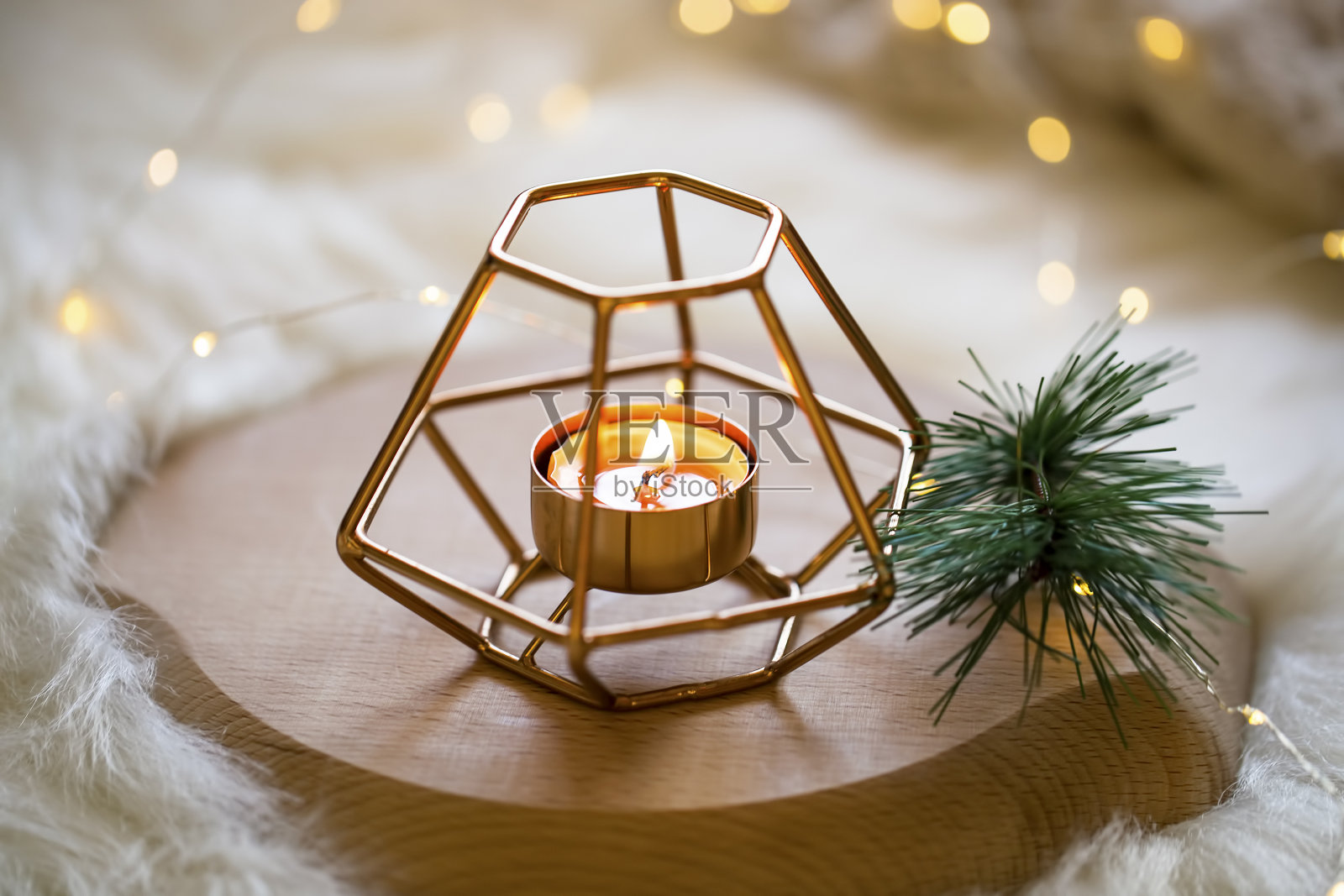 圣诞蜡烛装饰，节日烛台装饰照片摄影图片