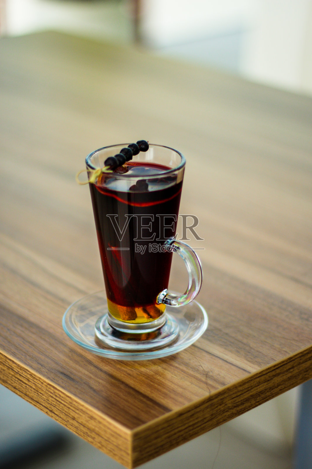 热葡萄酒(美味和节日饮料)菜单概念。食品的背景。副本的空间。俯视图照片摄影图片