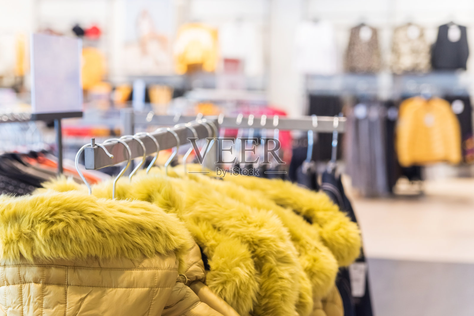 服装店的购物日照片摄影图片