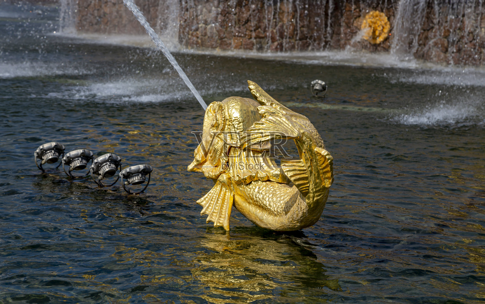 国家友谊喷泉(1951-54年，由建筑师K. Topuridze和G. Konstantinovsky设计的喷泉项目)——VDNKH(全俄罗斯展览中心)，莫斯科，俄罗斯照片摄影图片