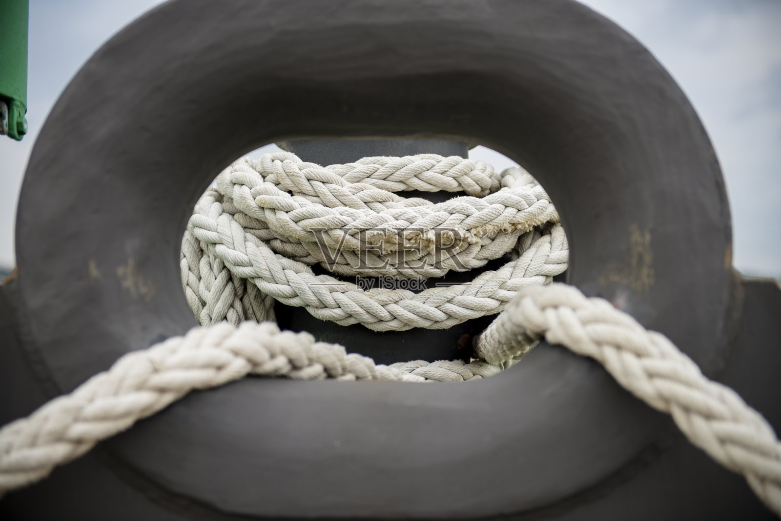 港内系柱、缆绳及停泊设备照片摄影图片