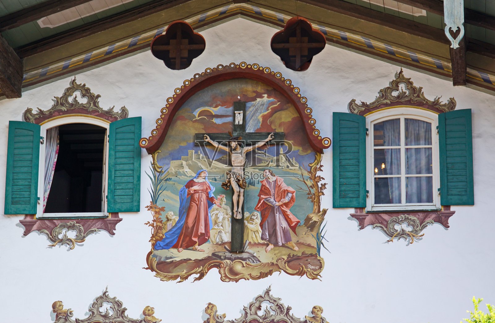 奥伯拉默高步行区的壁画。巴伐利亚,德国。照片摄影图片
