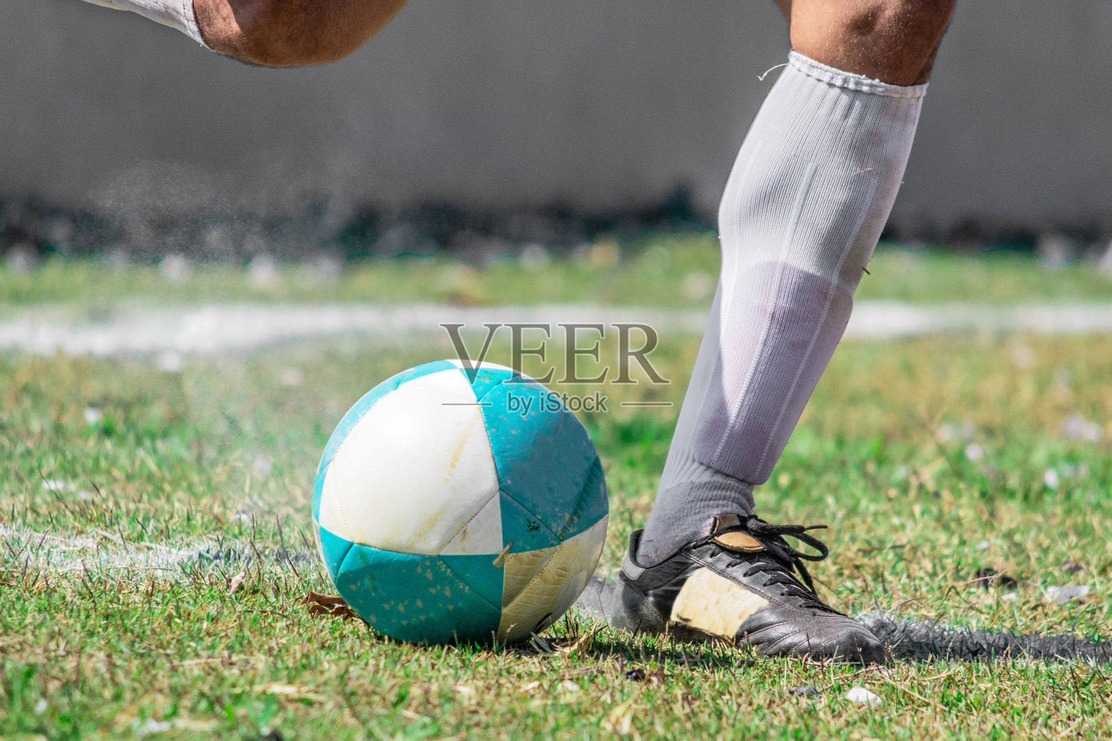 球-业余足球比赛，运动照片摄影图片