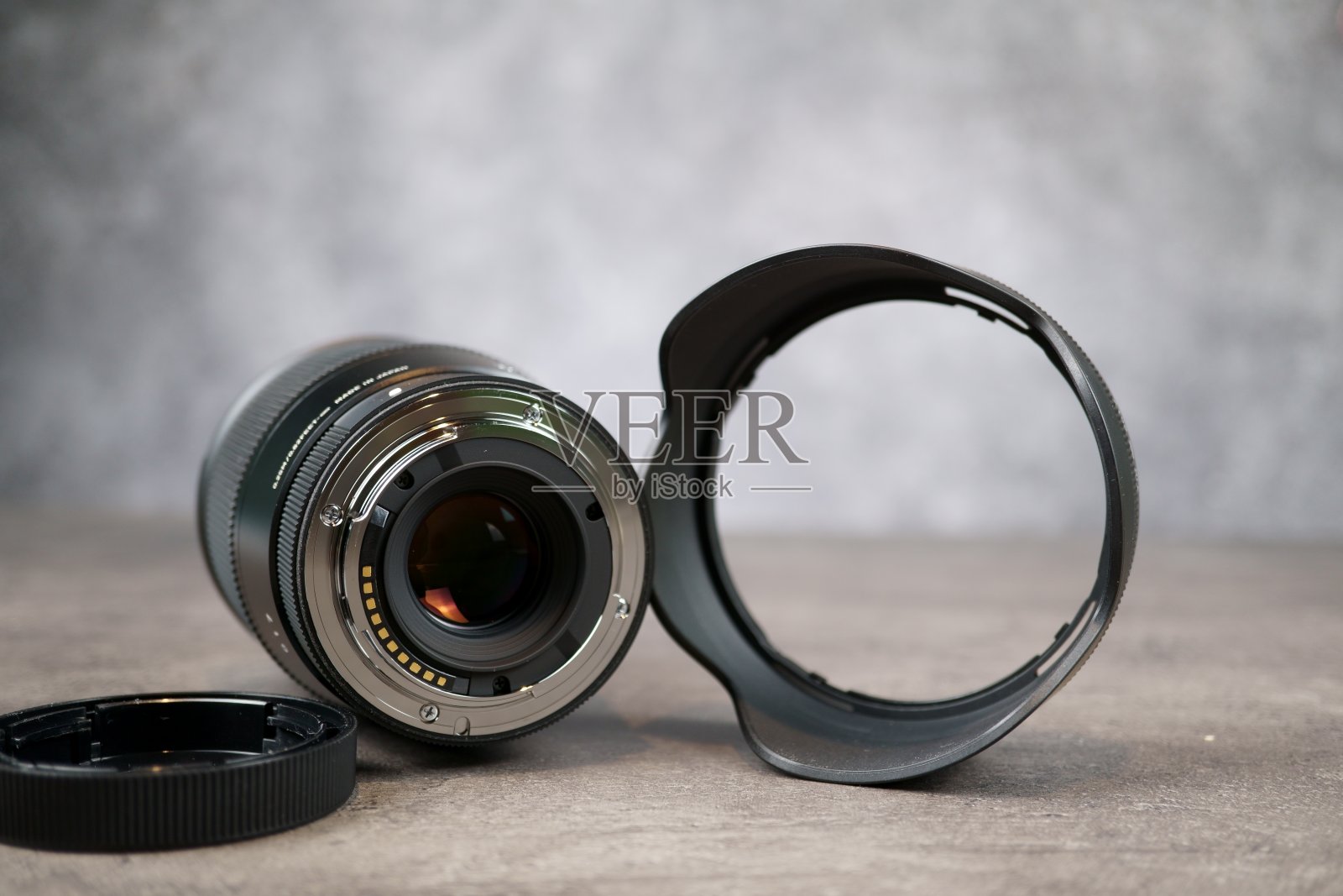 塔林/爱沙尼亚/ 17.09.2019单反相机镜头，桌面近景，背景平滑照片摄影图片
