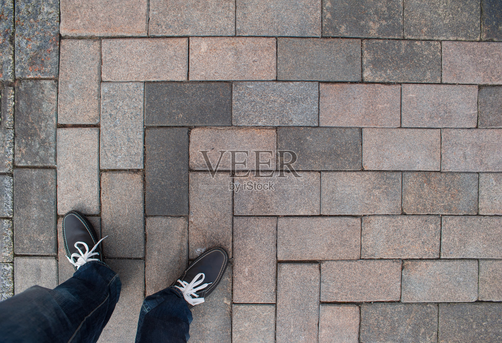 男性的腿照片摄影图片