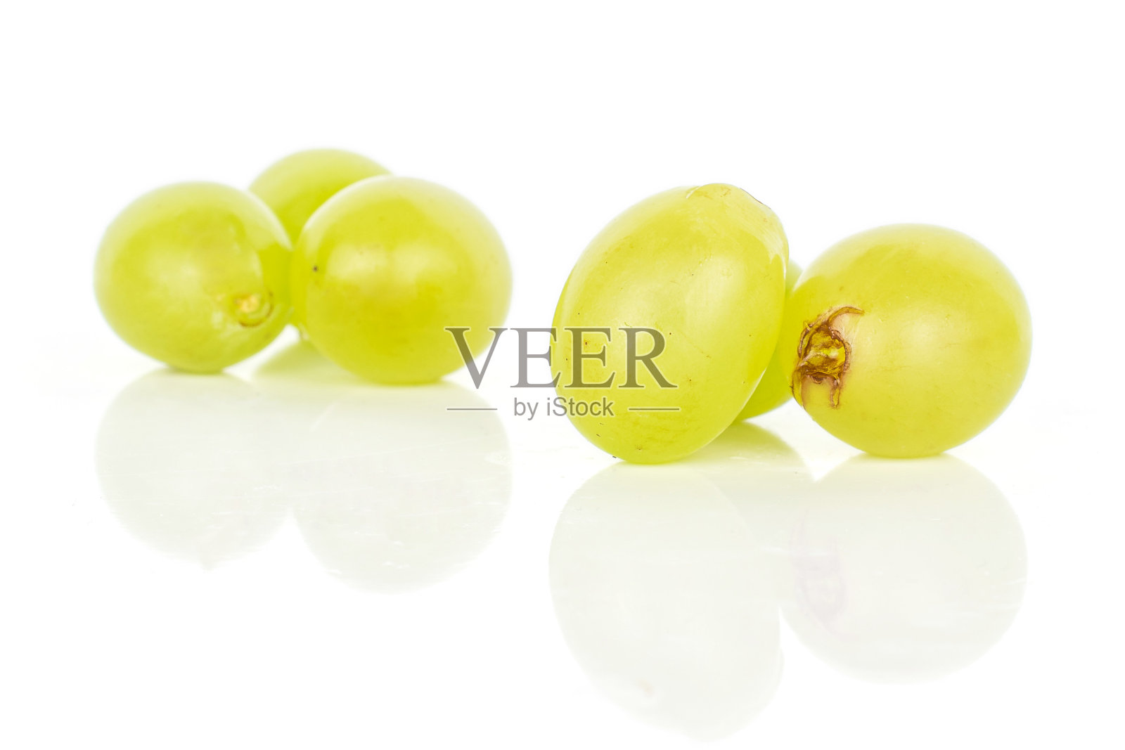 绿葡萄酒葡萄孤立在白色上照片摄影图片