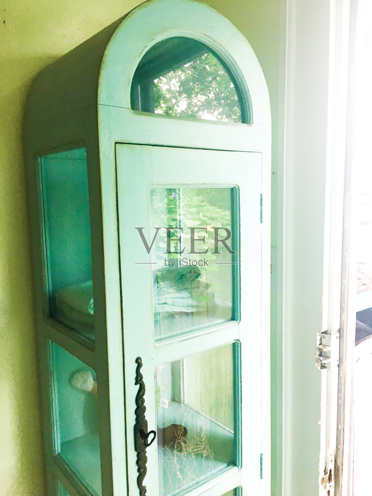 蓝色的古董橱柜照片摄影图片