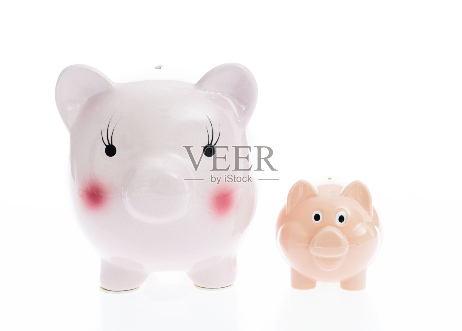 白色背景上的储蓄罐照片摄影图片