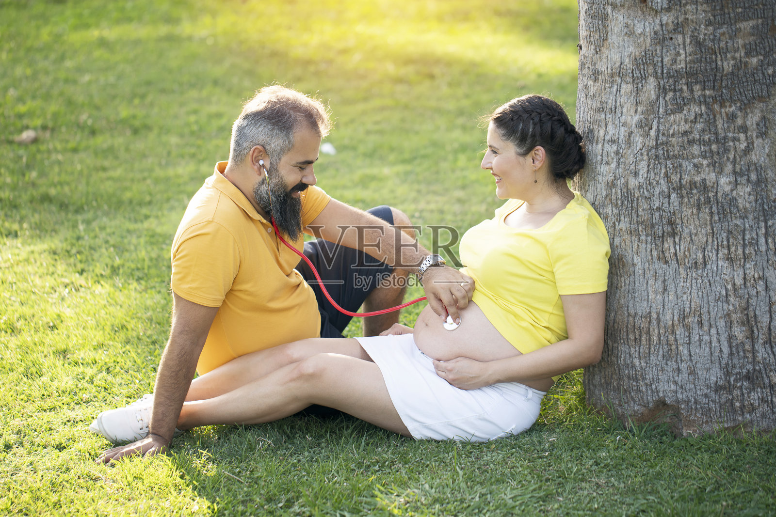 幸福的孕妇照片摄影图片