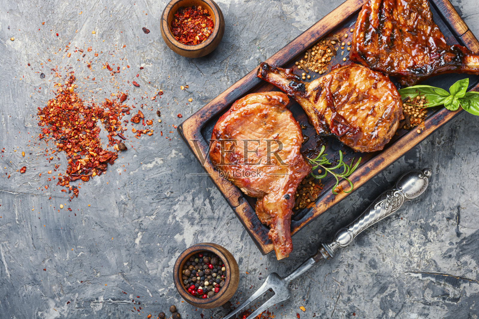 梅子酱烤肉照片摄影图片