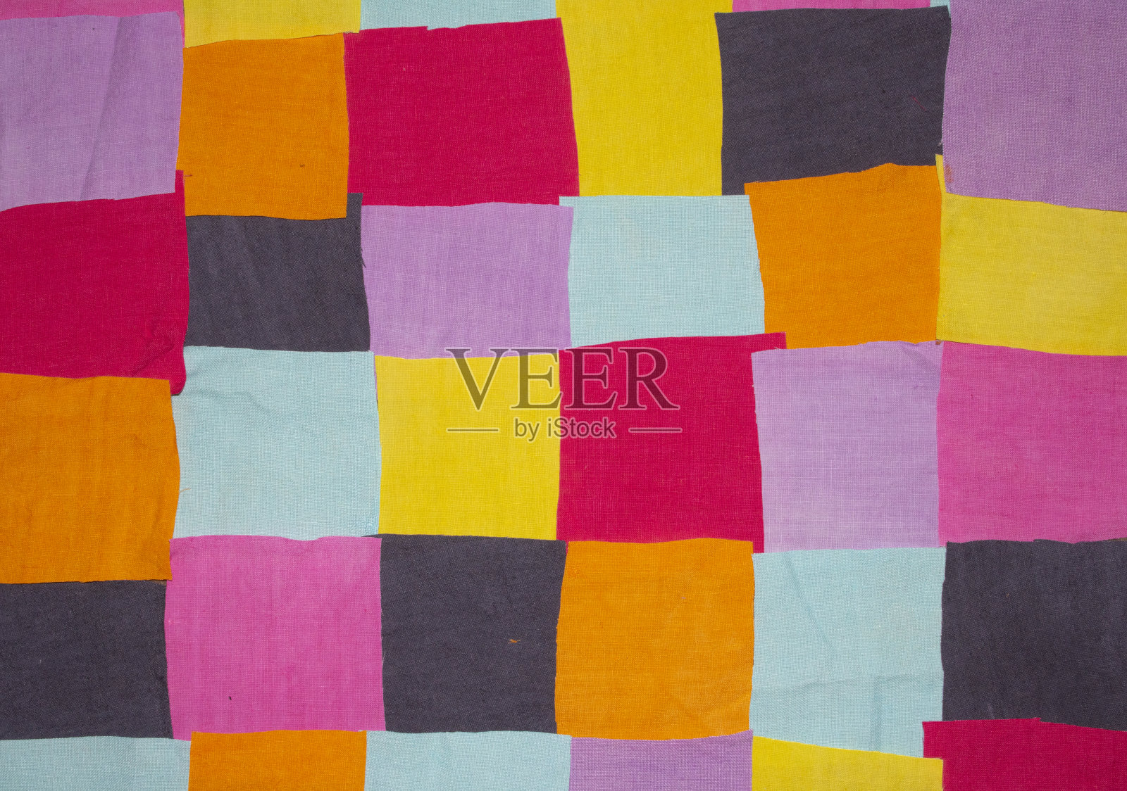 拼接彩色织物方形图案的纺织品照片摄影图片