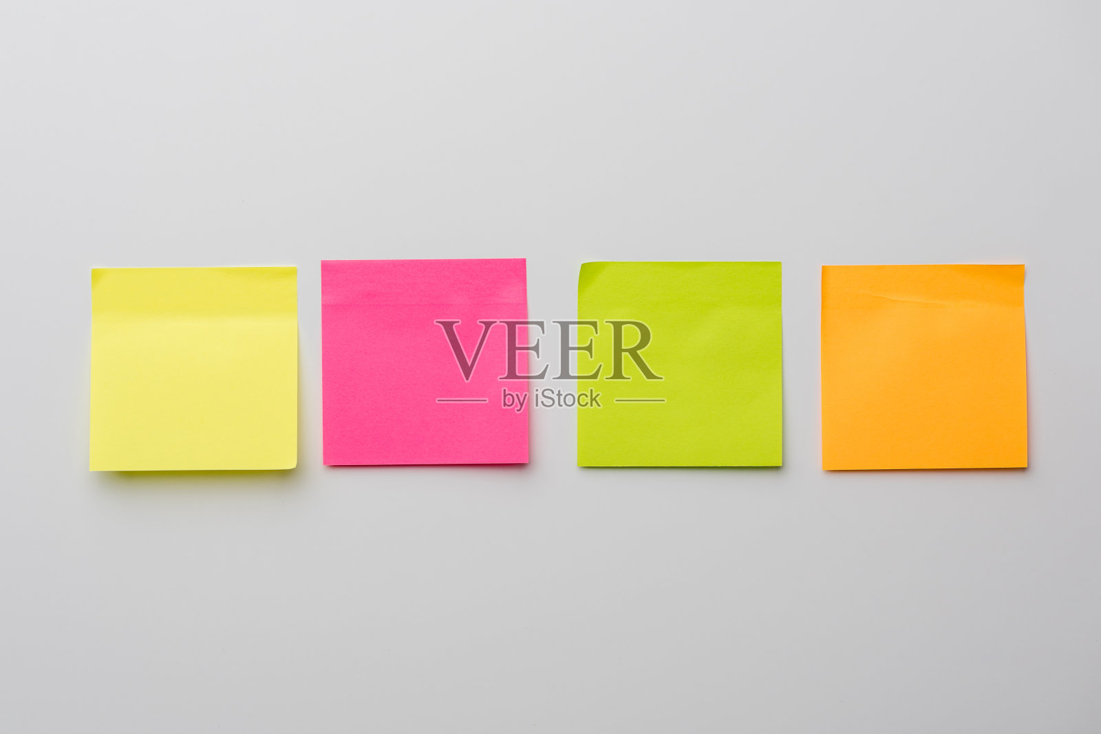 贴纸上的灰色照片摄影图片