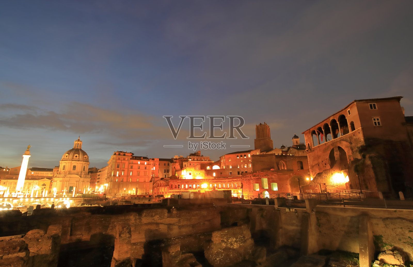 Foro Traiano图拉真论坛罗马废墟夜景罗马意大利照片摄影图片