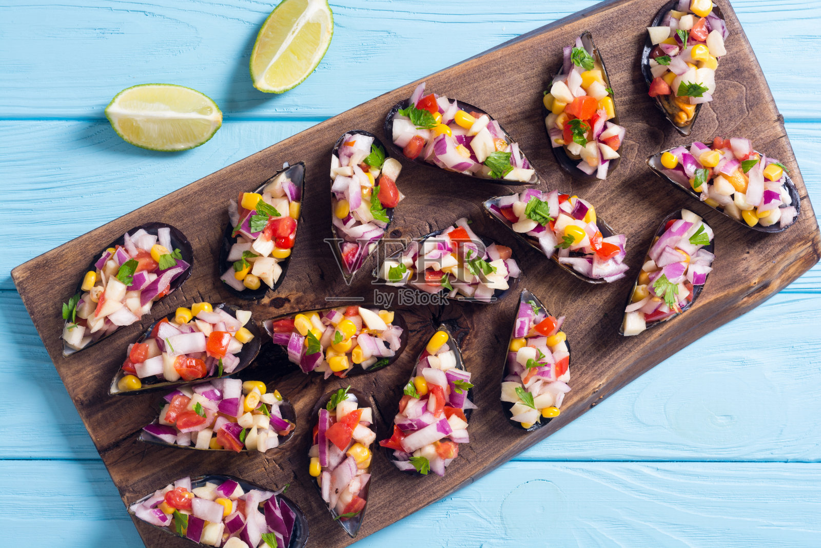 传统的秘鲁食物背景与贻贝照片摄影图片