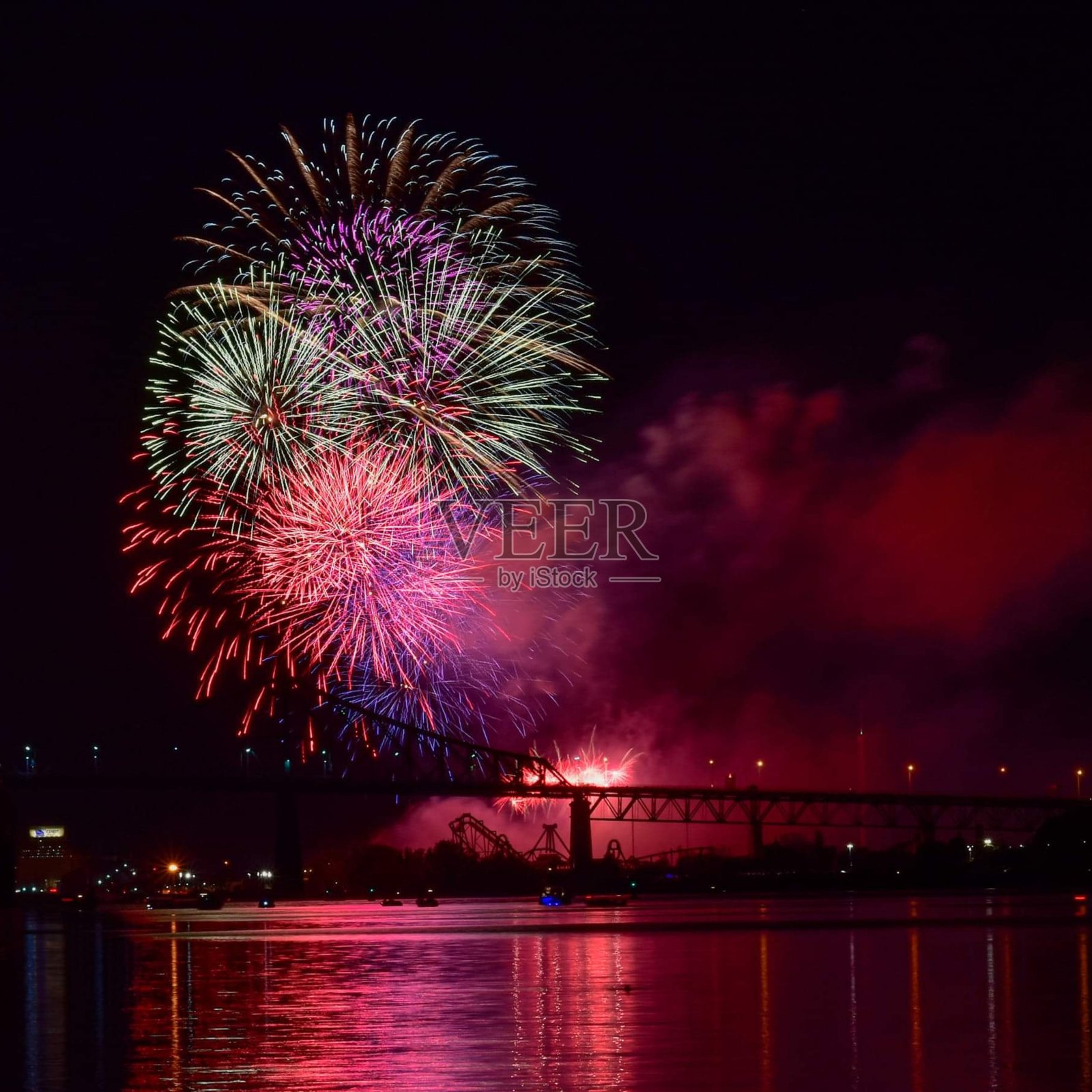 一个美丽的烟花照片摄影图片