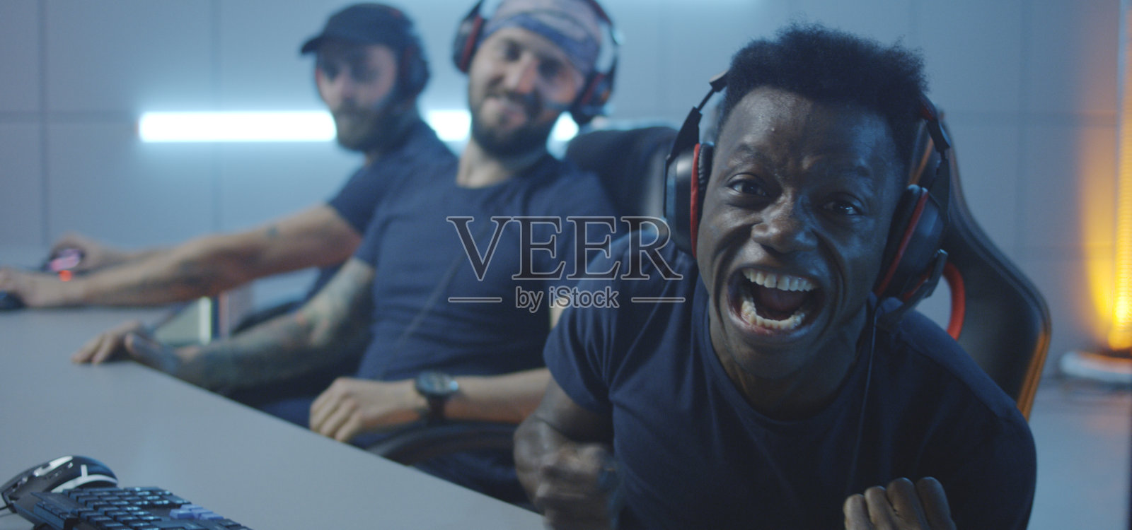 游戏队赢得一场比赛照片摄影图片