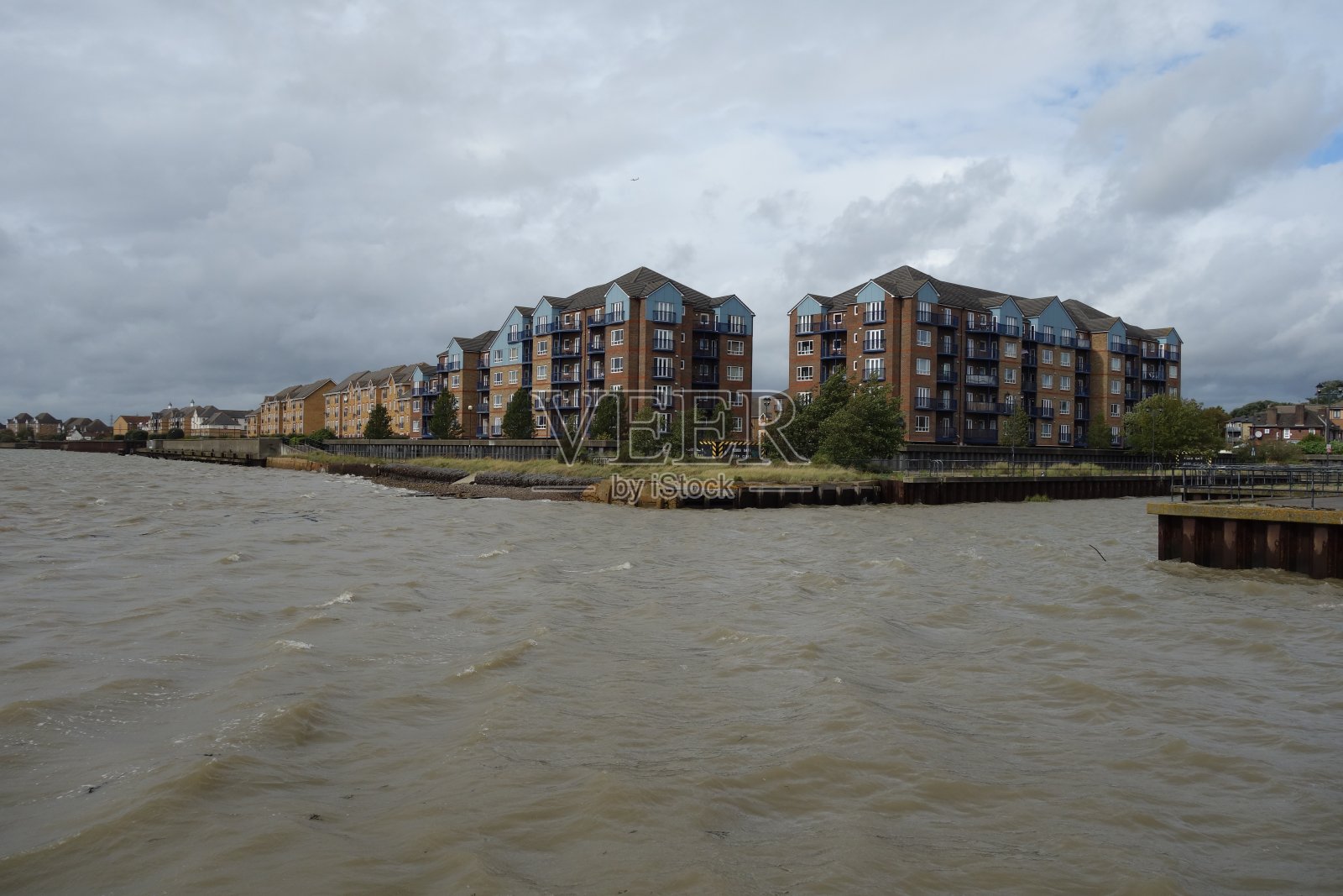 住在海边照片摄影图片