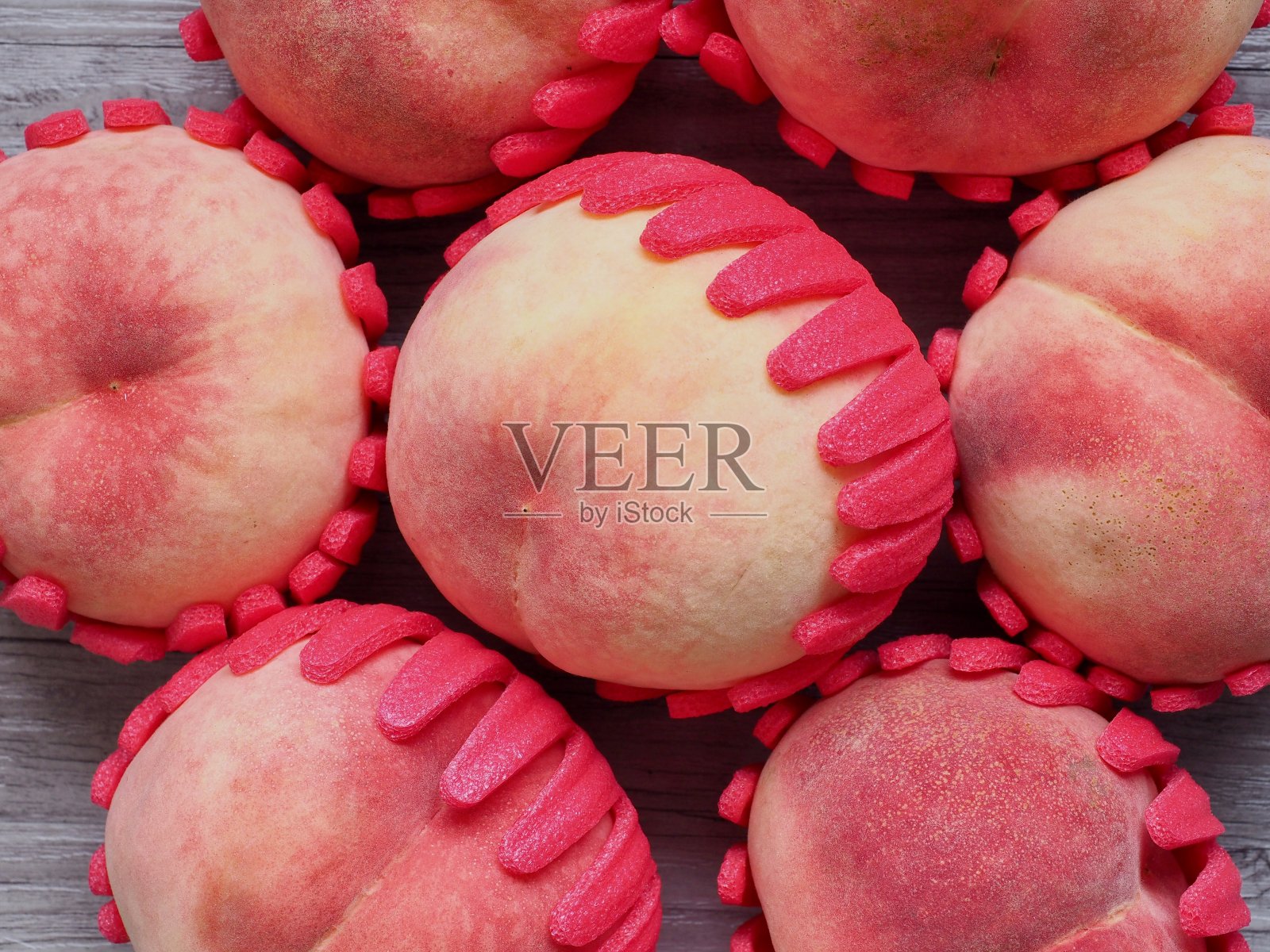 韩国新鲜有机水果桃子照片摄影图片