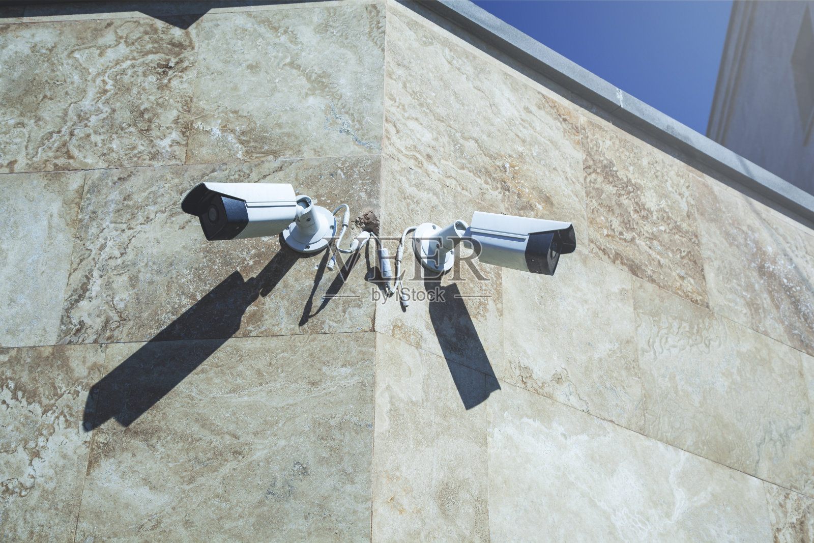 墙上有个摄像头照片摄影图片