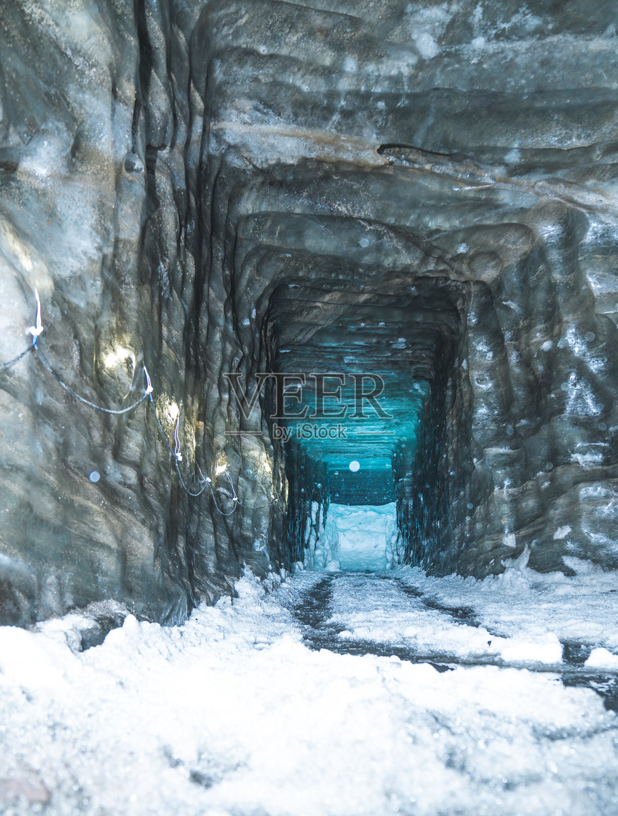 冰岛的冰洞照片摄影图片