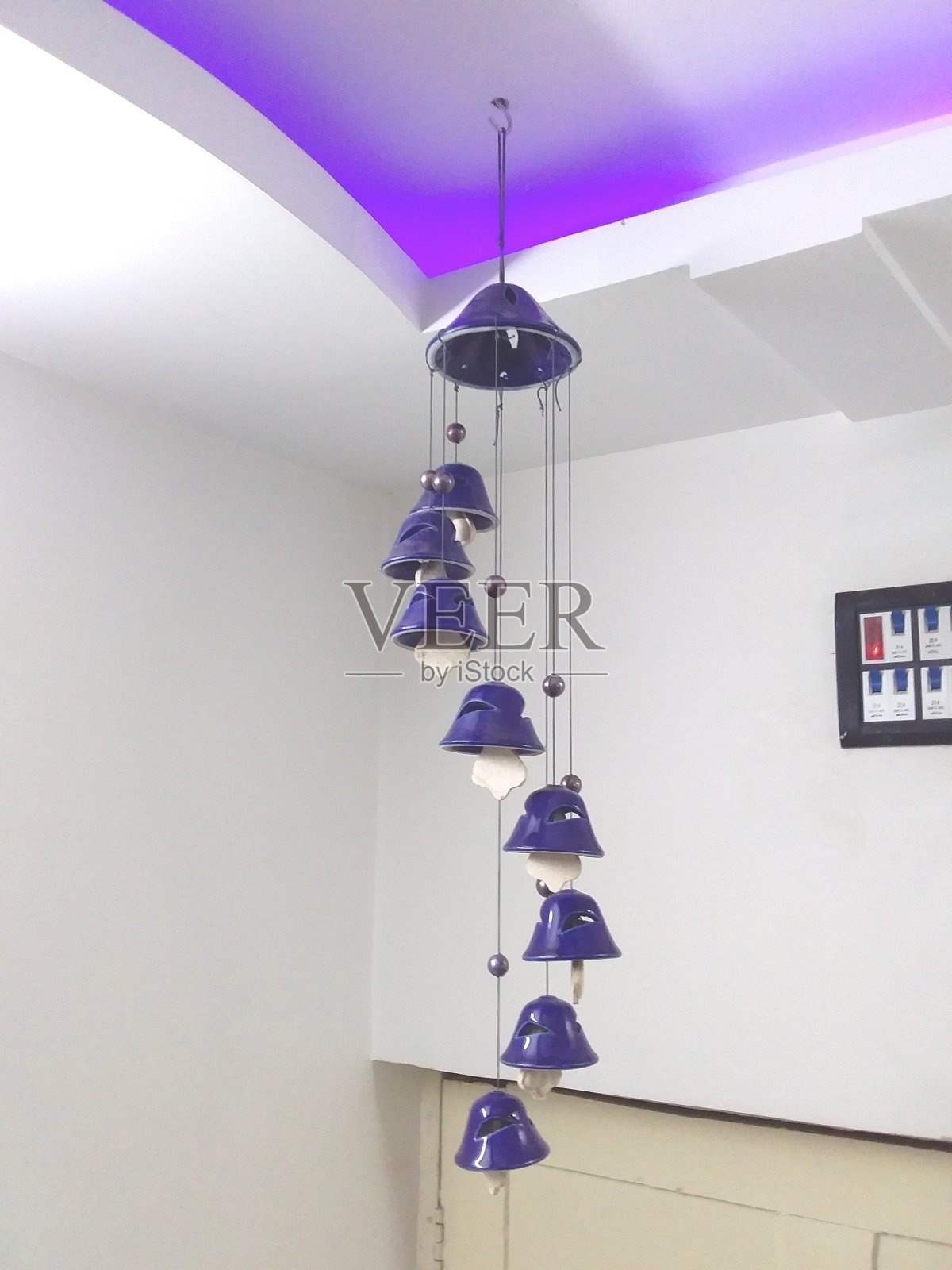 一个悬挂的魅力照片摄影图片