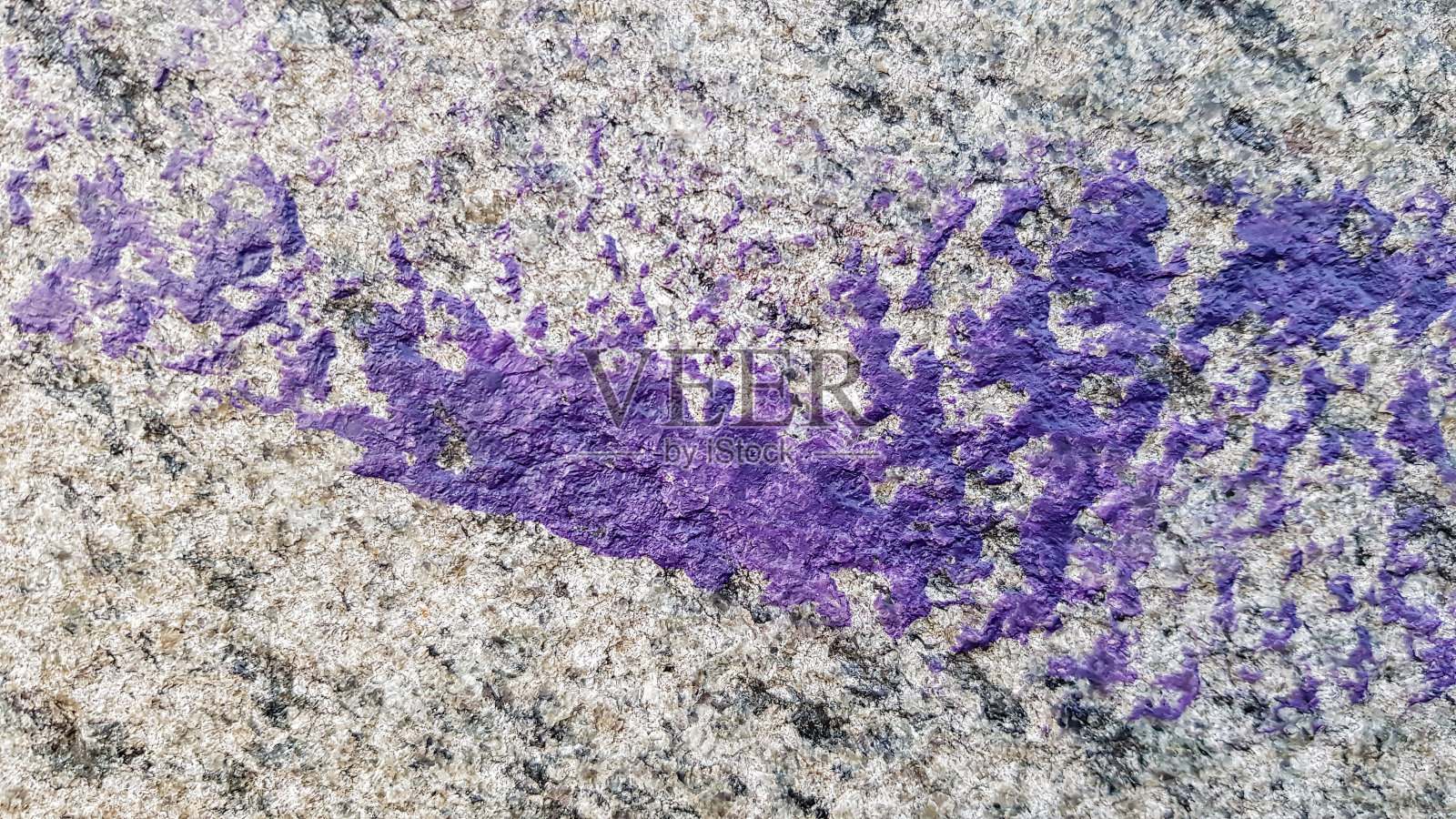 旧风化油漆墙背景纹理。肮脏去皮的灰泥墙。抽象色彩丰富的水泥墙面纹理和背景，高品质的图像照片摄影图片