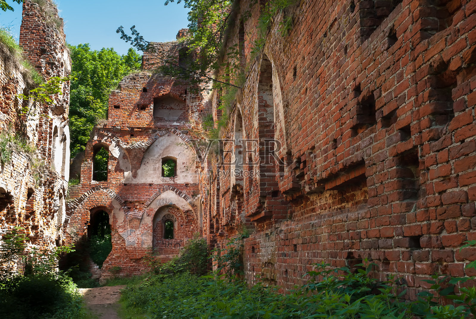 古老的巴尔加城堡的废墟照片摄影图片