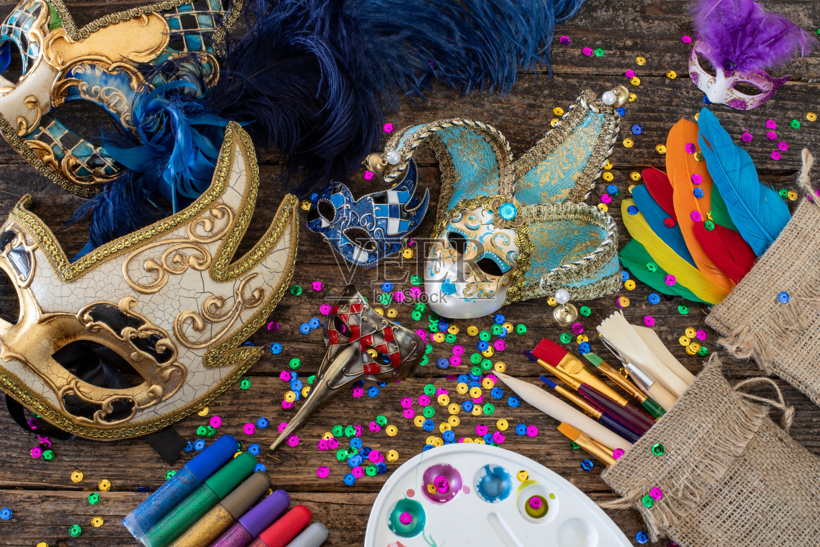 威尼斯面具绘画工作室。照片摄影图片