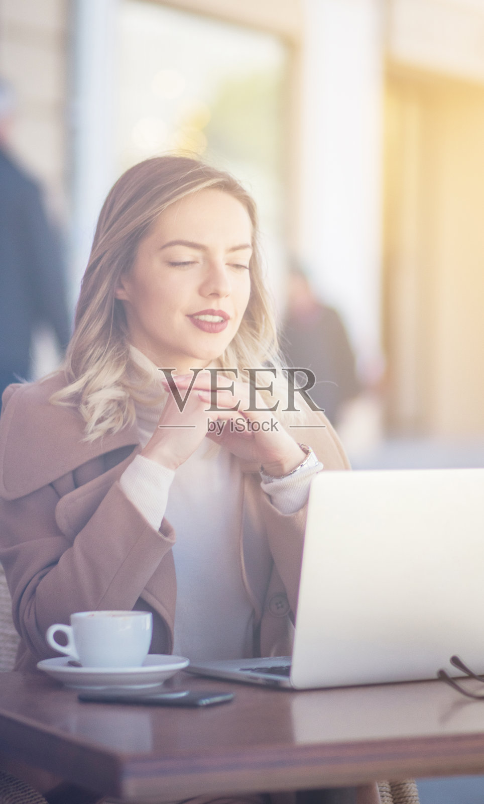 休息和连接的日子。照片摄影图片