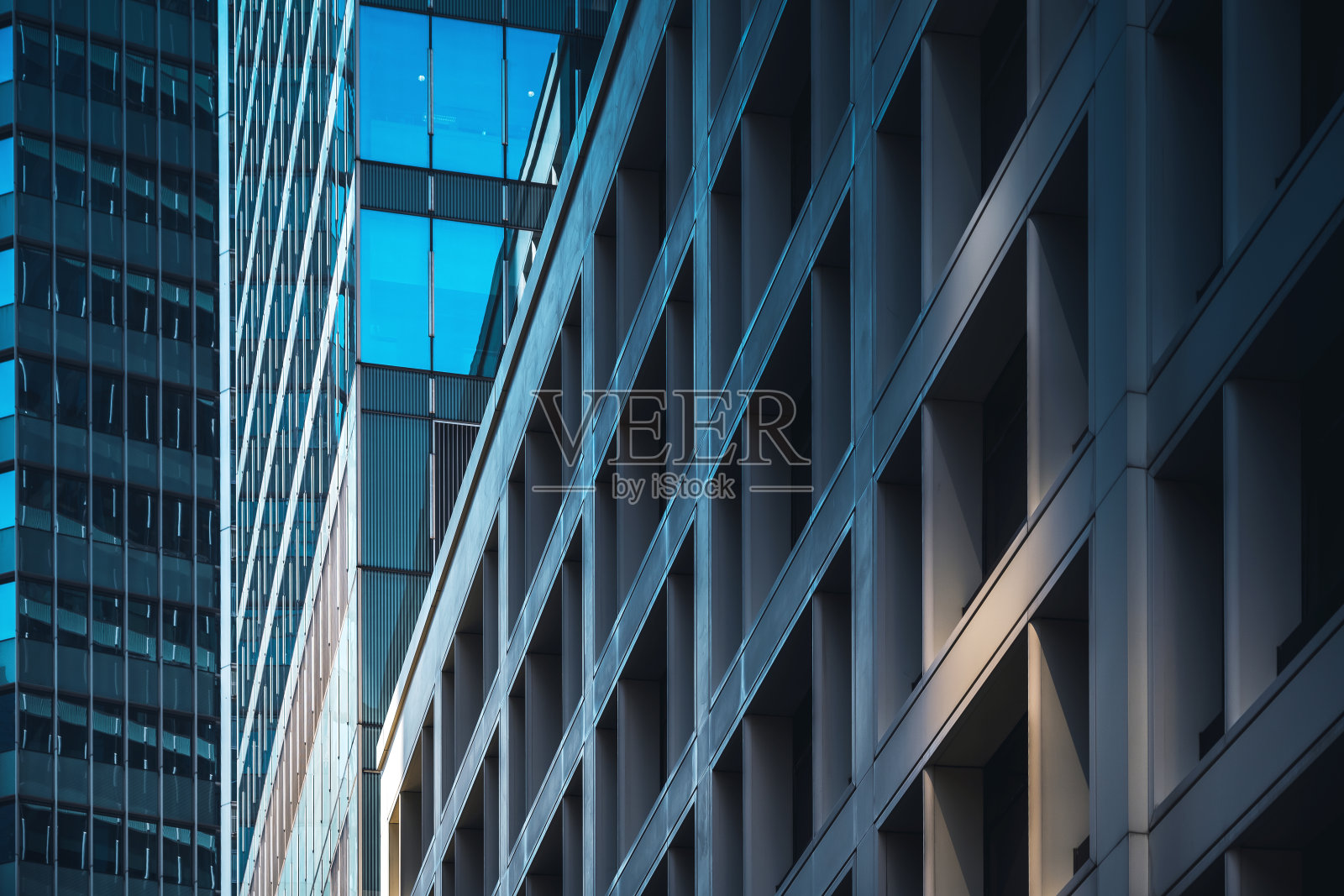 现代化的办公大楼近在香港照片摄影图片