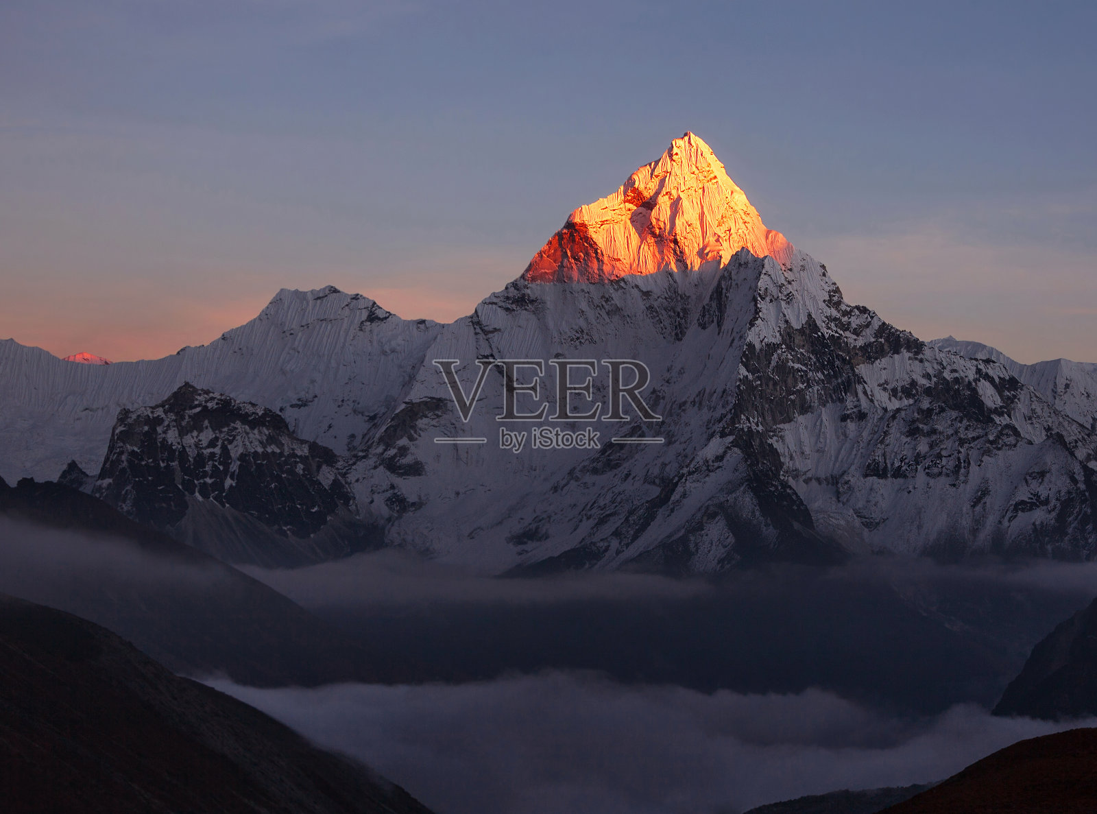 夕阳山喜马拉雅山脉照片摄影图片