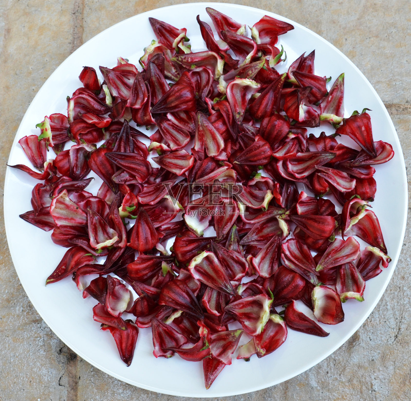 芙蓉，红玫瑰，又名“牙买加”。果肉呈深红色的柠檬或蔓越莓味花萼，剥皮后可作为茶饮或食用。照片摄影图片