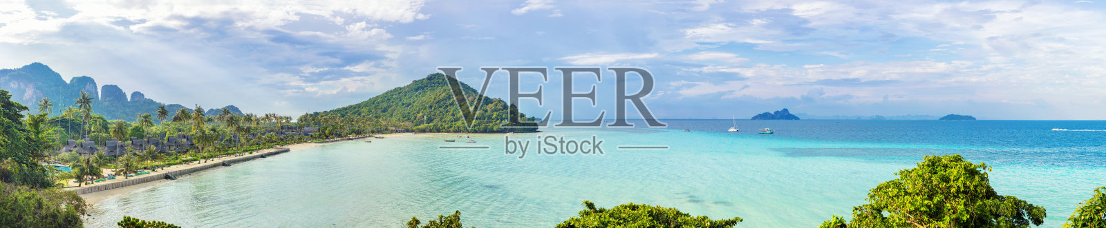 皮皮岛阳光明媚，从山上看全景照片摄影图片