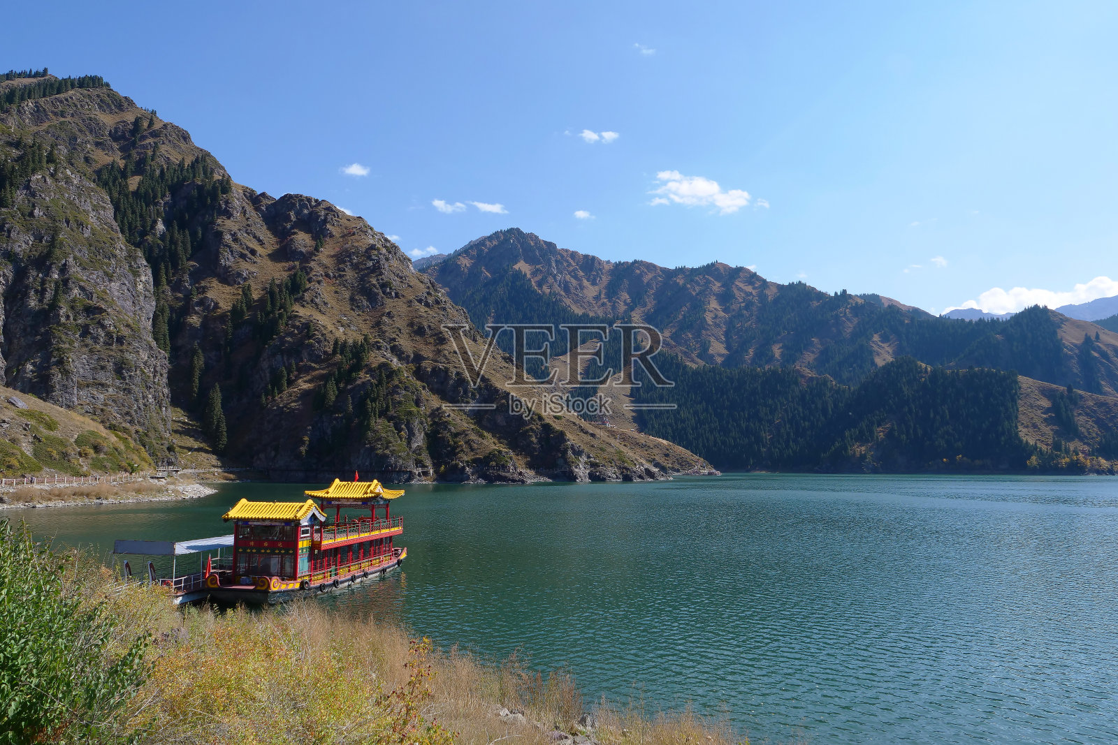 中国新疆天山天湖的自然景观。照片摄影图片