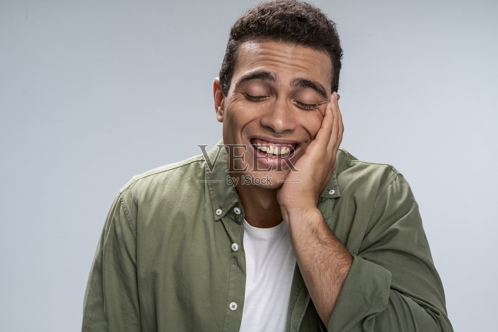 人在回忆他生命中最美好的时光照片摄影图片