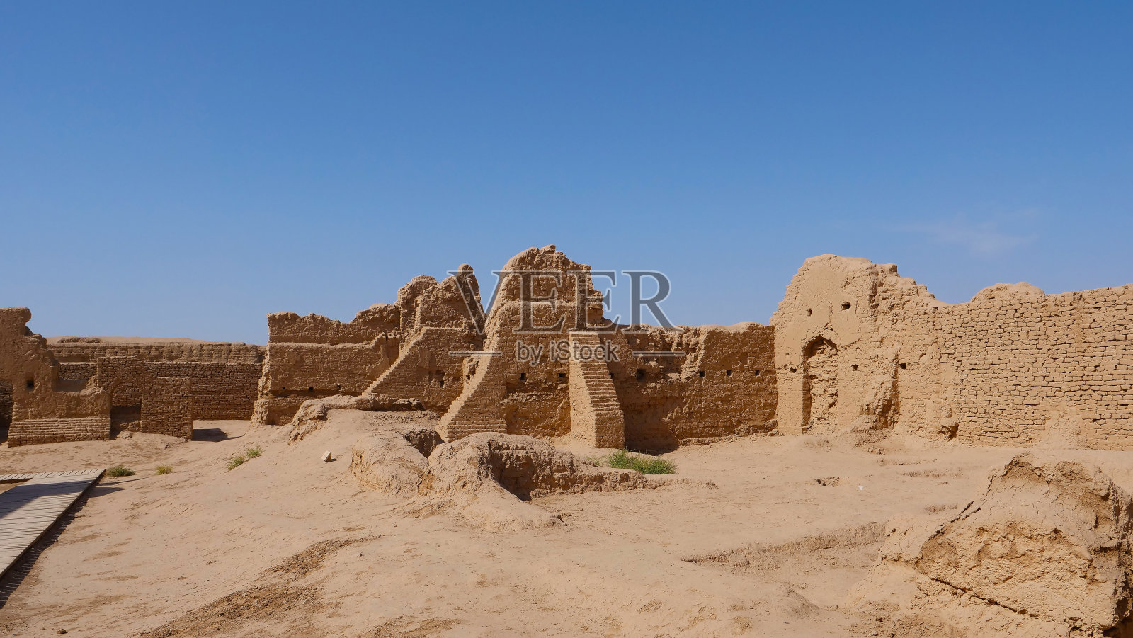 中国新疆吐鲁番高昌遗址景观。照片摄影图片