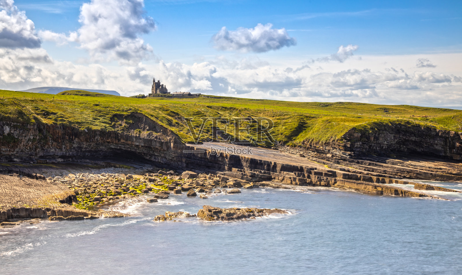 爱尔兰斯莱戈郡的穆拉格莫尔城堡和悬崖照片摄影图片