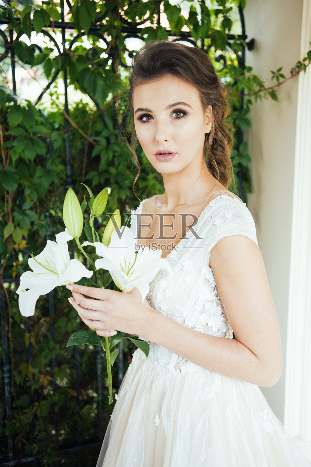 新娘的肖像婚纱与婚礼花束照片摄影图片