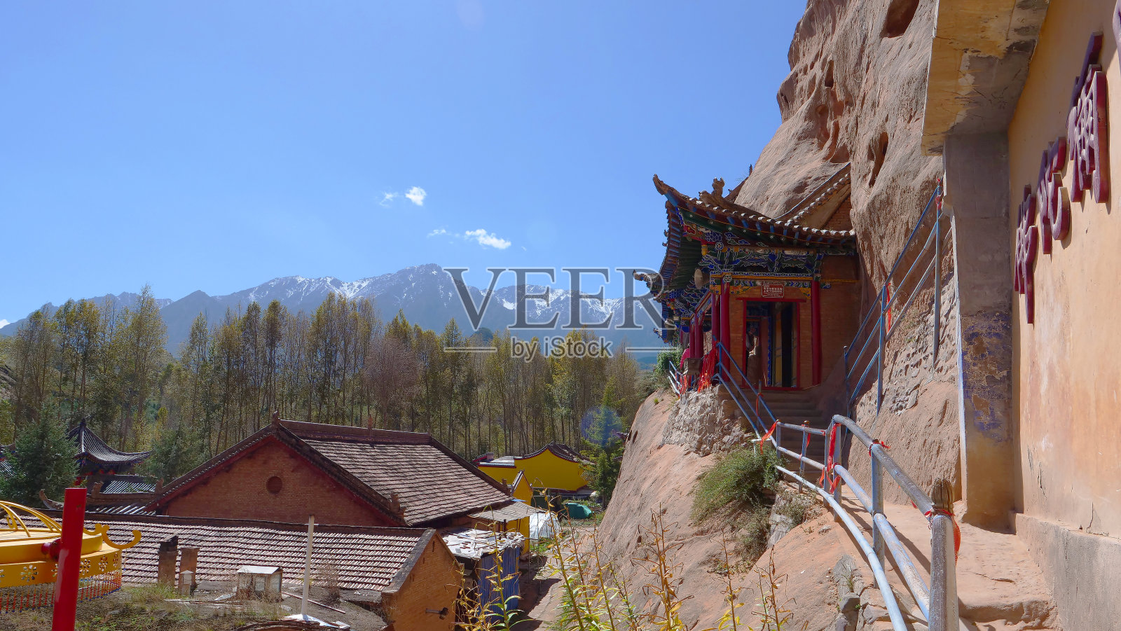 中国甘肃张掖，马地寺千佛洞美景。照片摄影图片