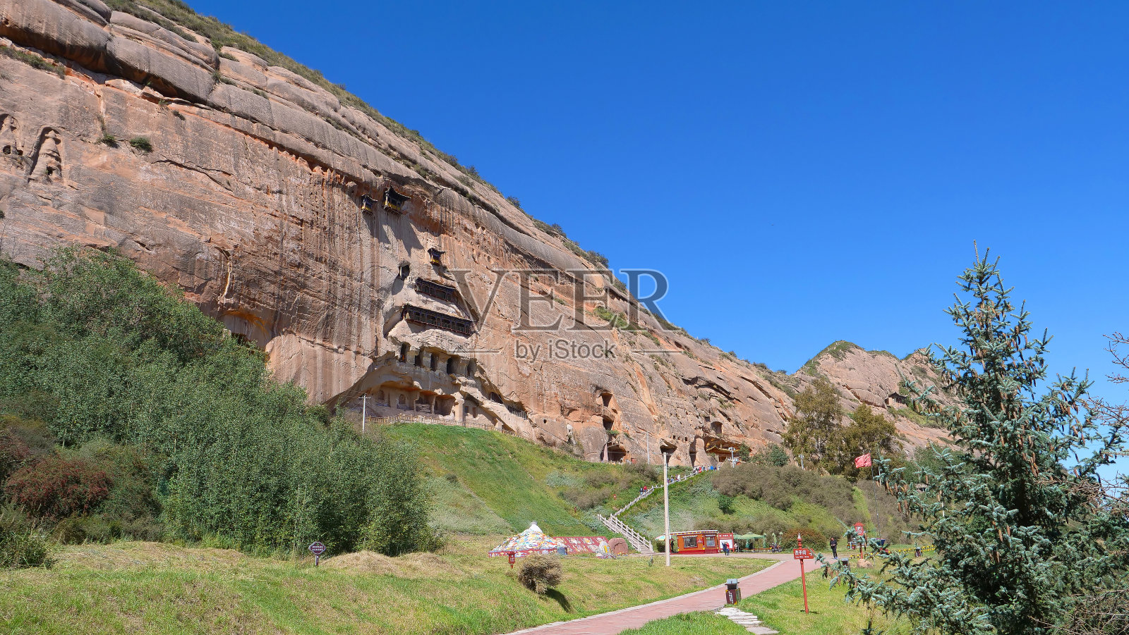 中国甘肃张掖马地寺美丽的风景。照片摄影图片