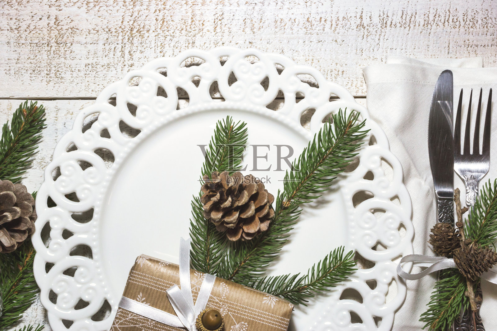 圣诞节或节日的餐桌布置照片摄影图片