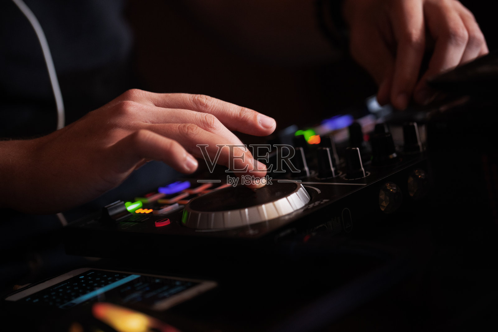 DJ -音乐俱乐部照片摄影图片