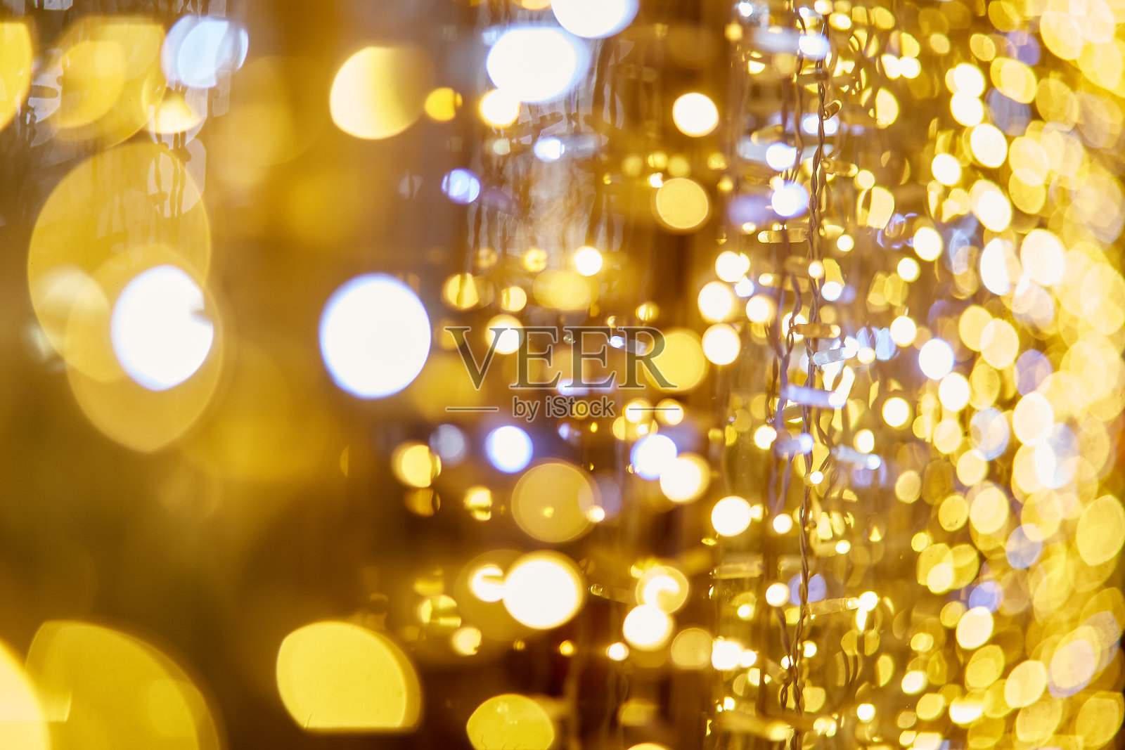 背景与LED灯花环照片摄影图片