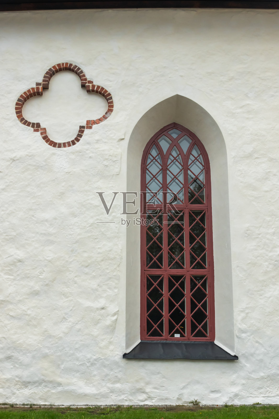 Porvoo大教堂美丽的窗户和墙壁。照片摄影图片