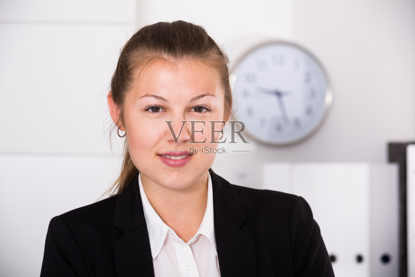 女性经理的肖像正在工作照片摄影图片