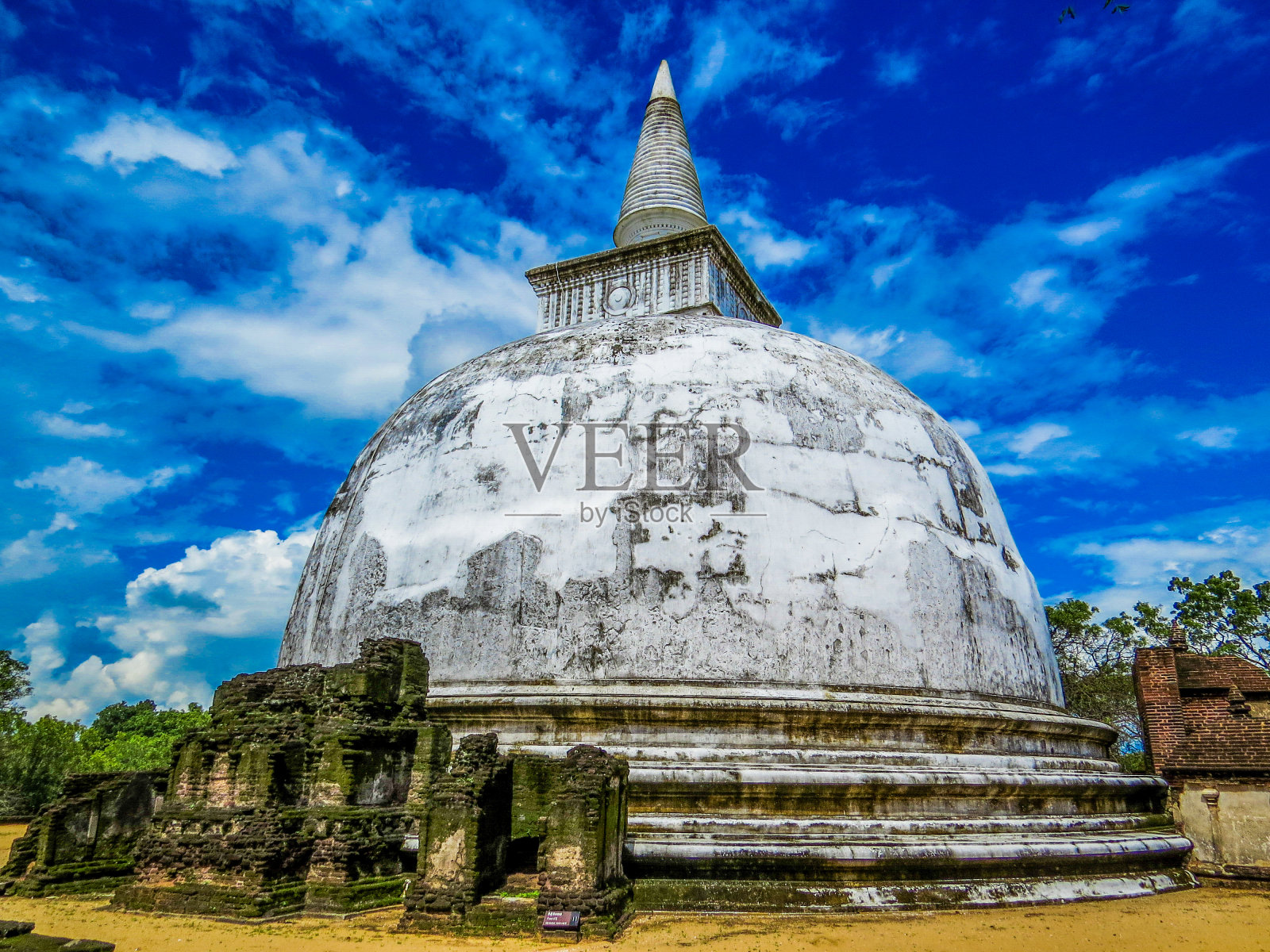 斯里兰卡波隆纳鲁瓦的古塔照片摄影图片