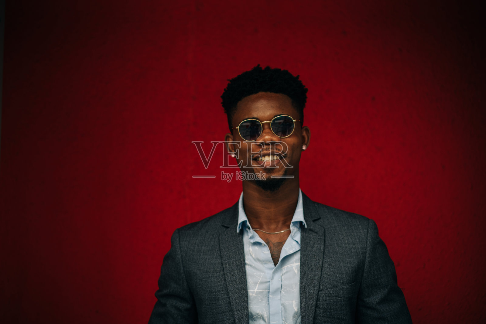 年轻非洲商人的肖像照片摄影图片